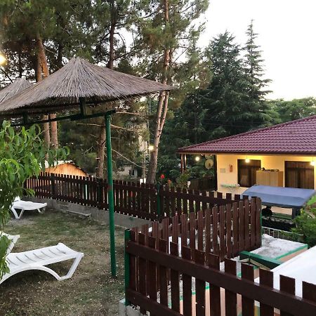 Cafe-Hotel Assir Pițunda Exterior foto